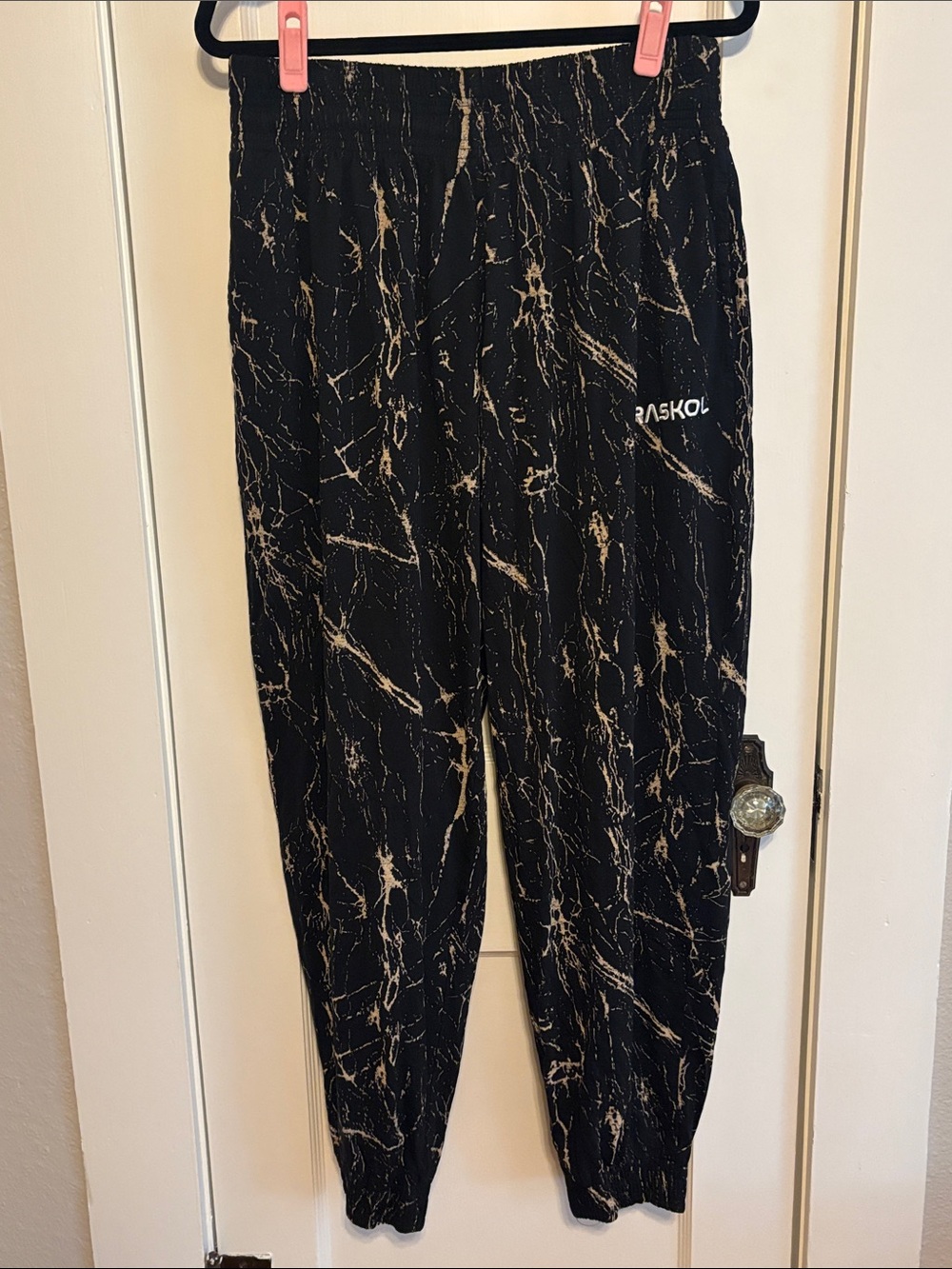 Raskol Dump Covers Parachute Pants-Black/Beige Marble Pattern
